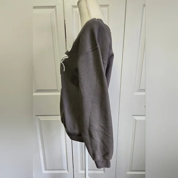 Gray Buffalo Bills Mafia Table Breaking Sweatshirt - Picture 4 of 7